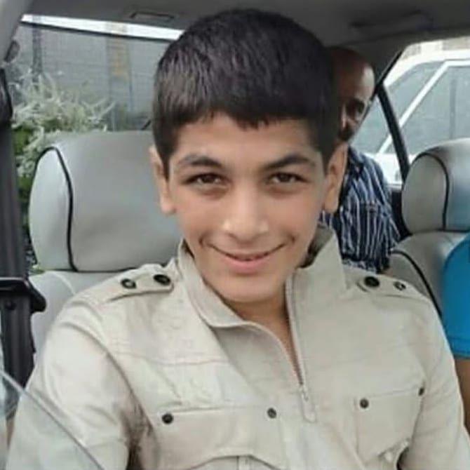 نوجوانی حسن یزدانی
