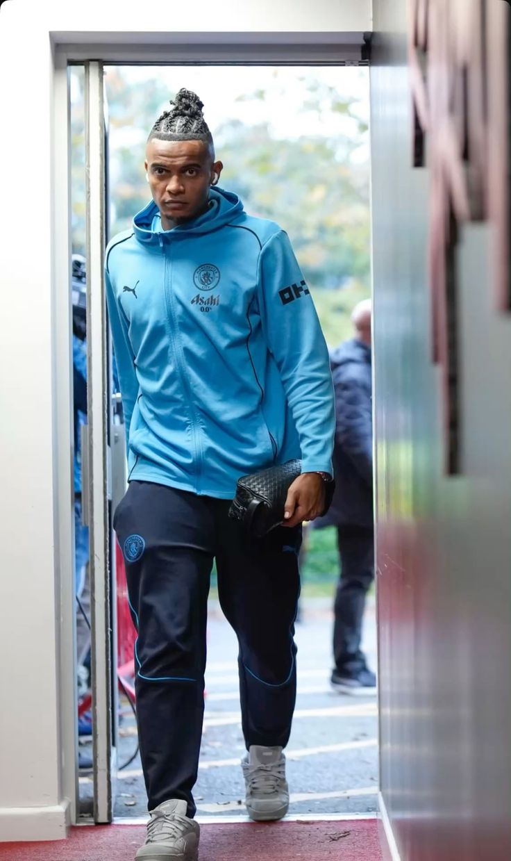 wallpaper Manuel Akanji