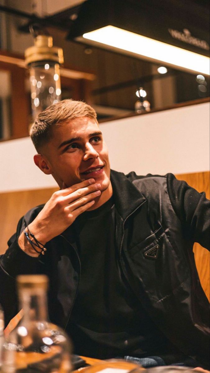 wallpaper 4k Micky van de Ven