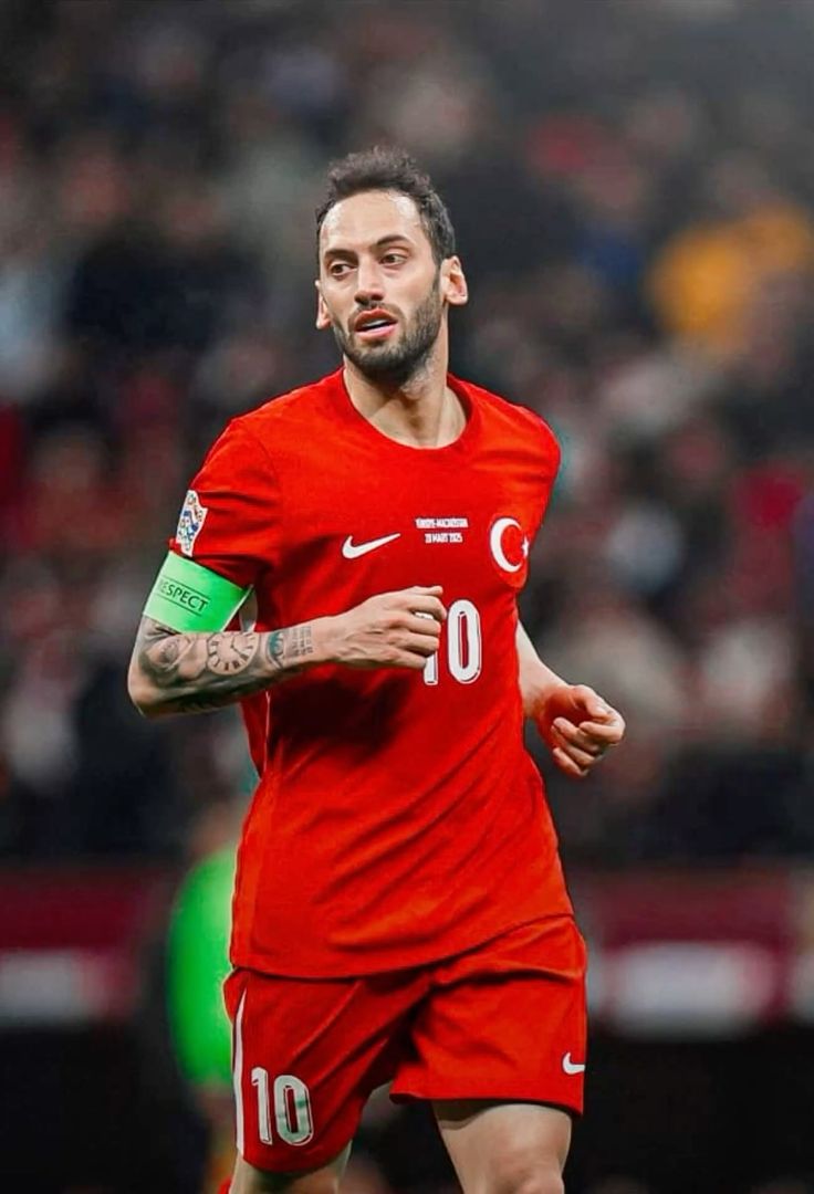 wallpaper for laptop Hakan Çalhanoğlu