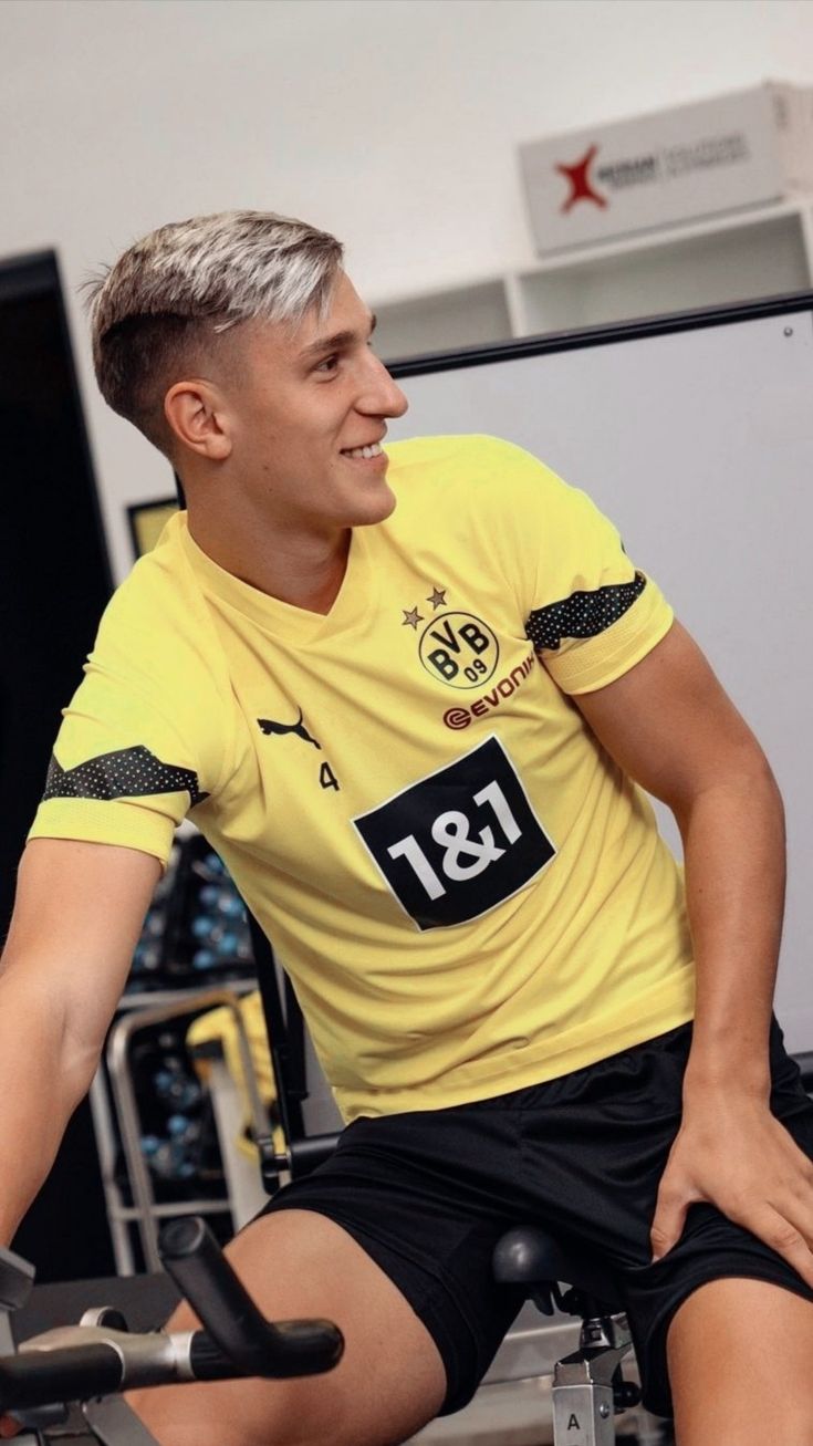 wallpaper hd Nico Schlotterbeck