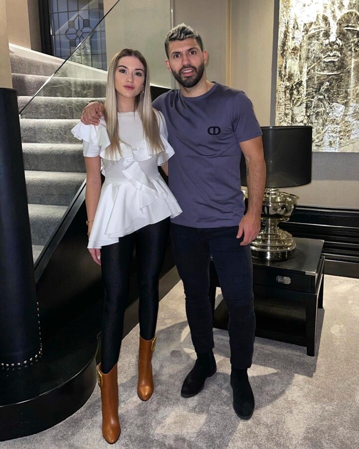 دوست دختر آگوئرو