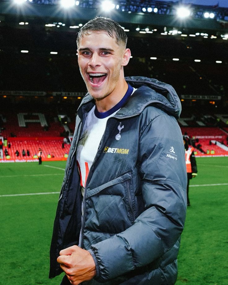 Micky van de Ven wallpaper hd
