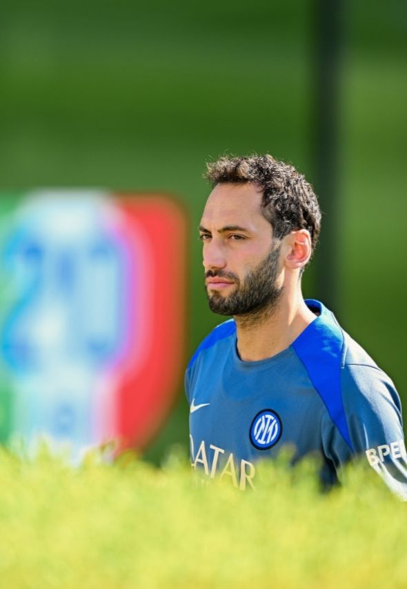 wallpaper 4k Hakan Çalhanoğlu