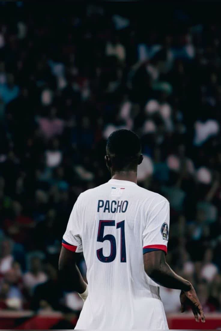 wallpape  hd willian Pacho