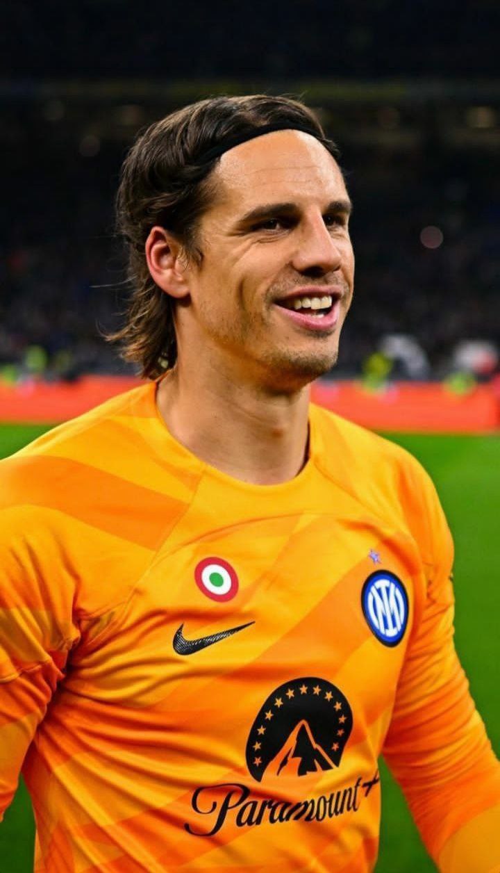 Yan Sommer wallpaper