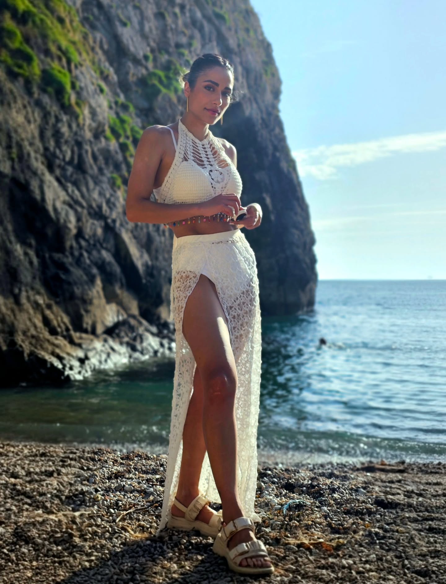 عکس‌های به‌روز آرزو علی زلفی با تیپ‌های جدید 