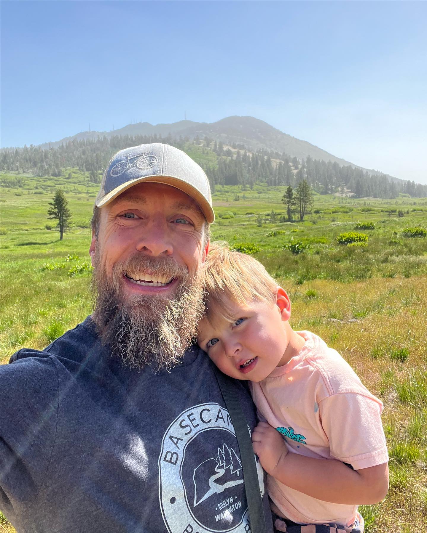 عکس دنیل برایان و خانه اش