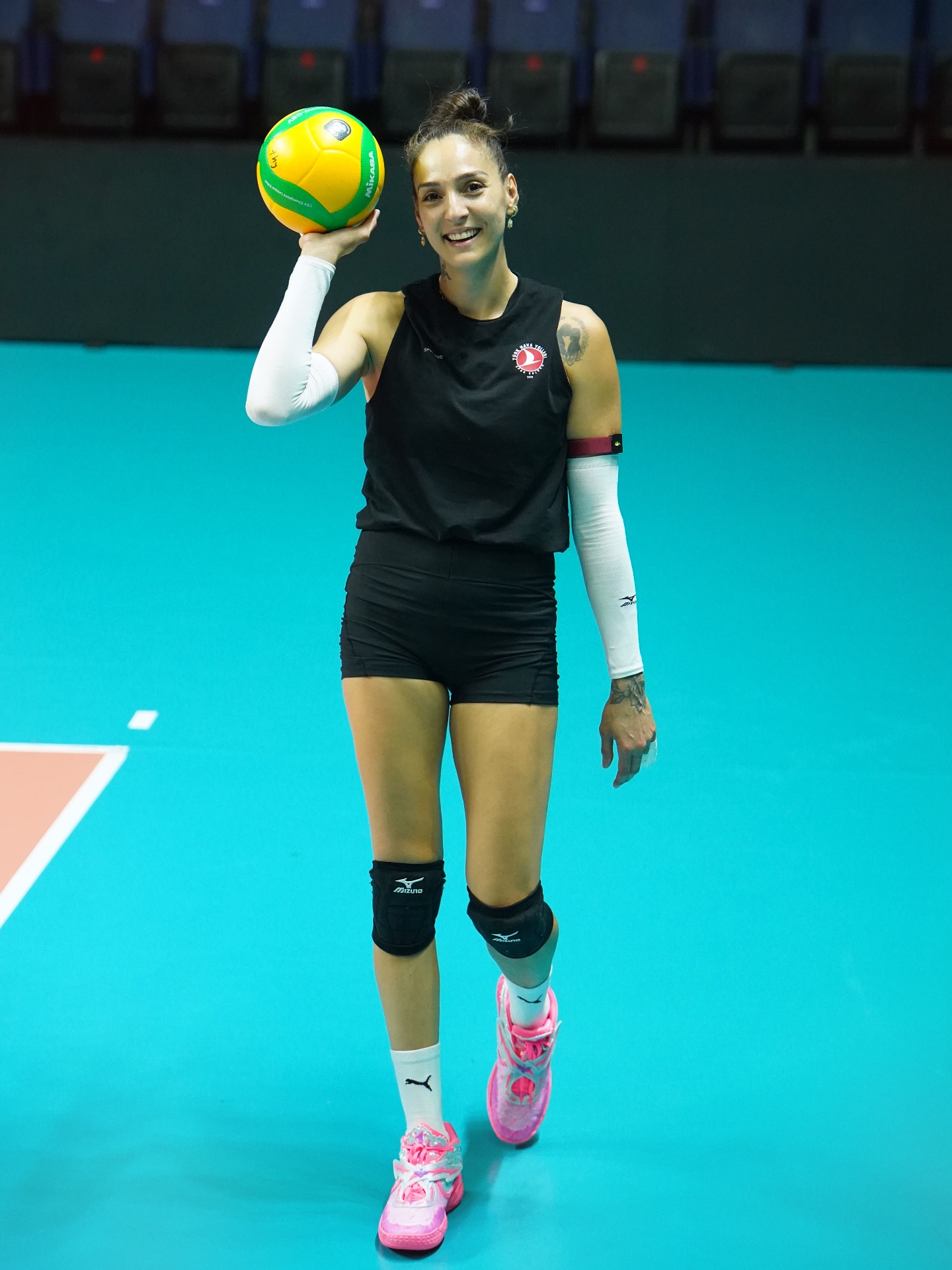 عکس بشرا جانسو والیبال عکس بشرا جانسو والیبال