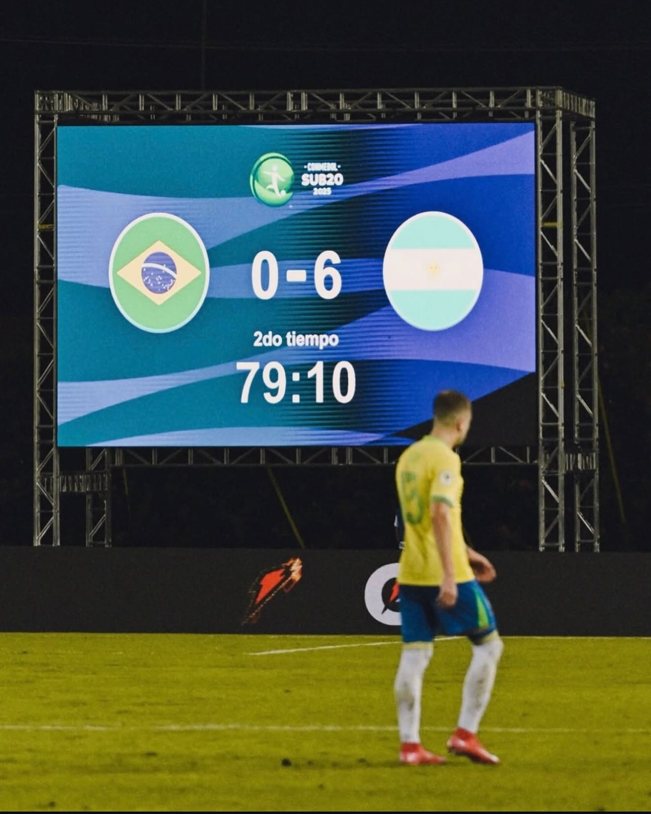 حواشی کلودیو اچوری و برزیل