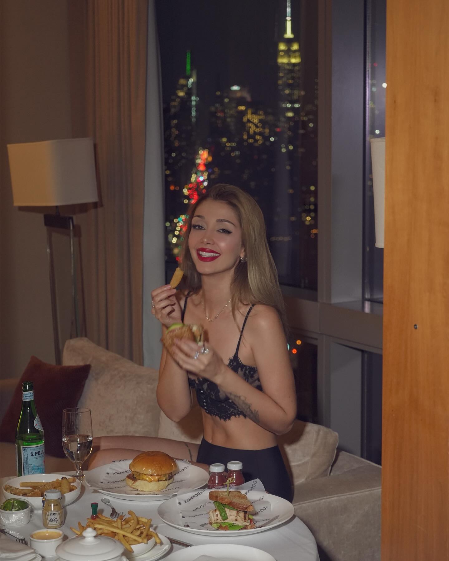 الناز گلرخ الهام