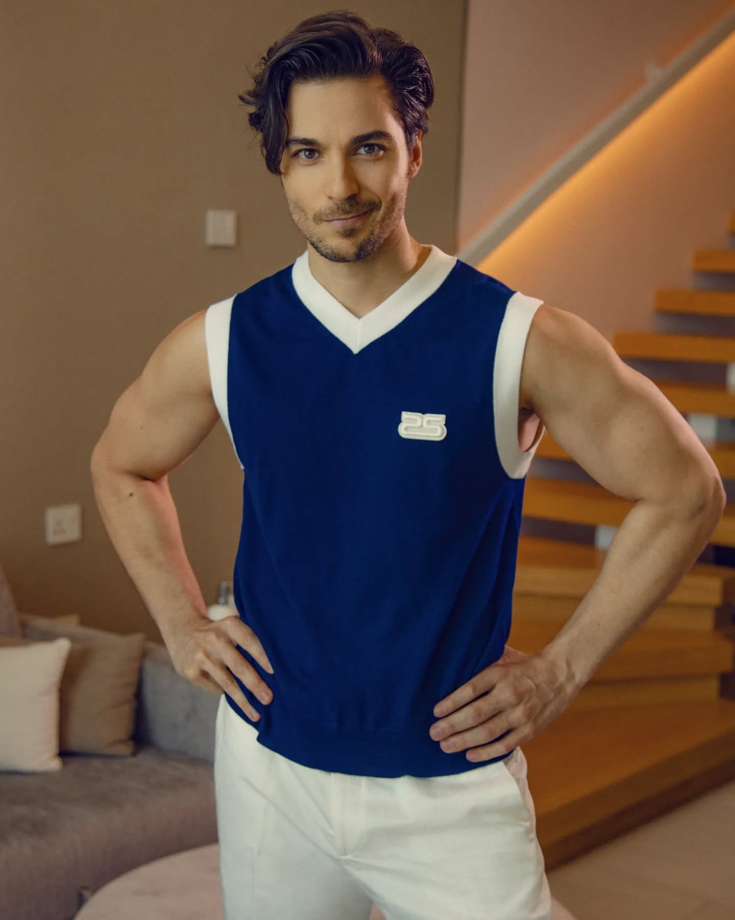 عکس حمید فدایی با ماشین لامبورگینی