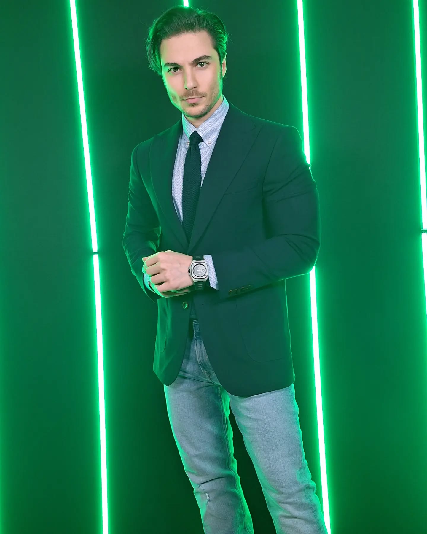 عکس حمید فدایی با الناز در ساحل