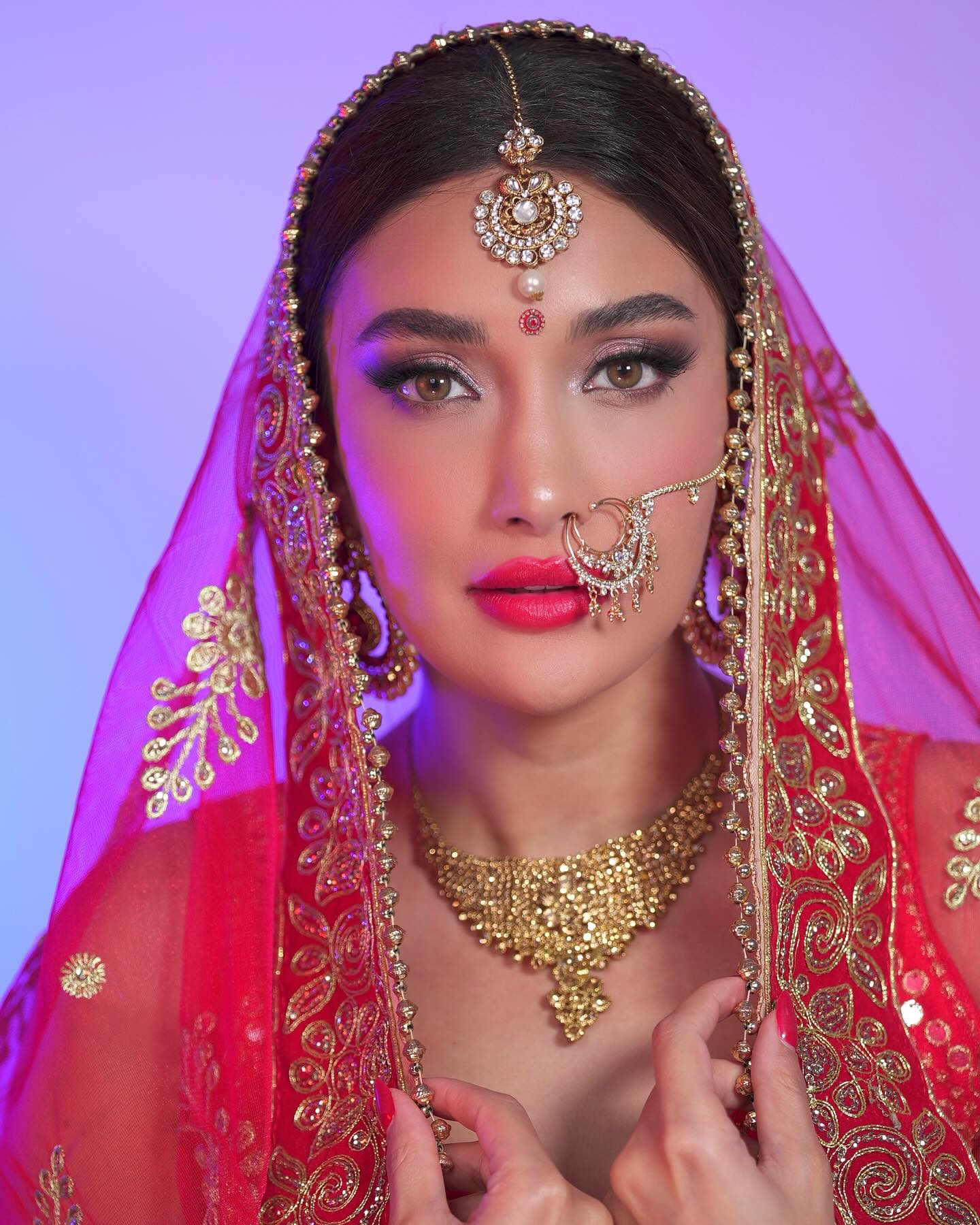 ملینا تاج بدون حجاب