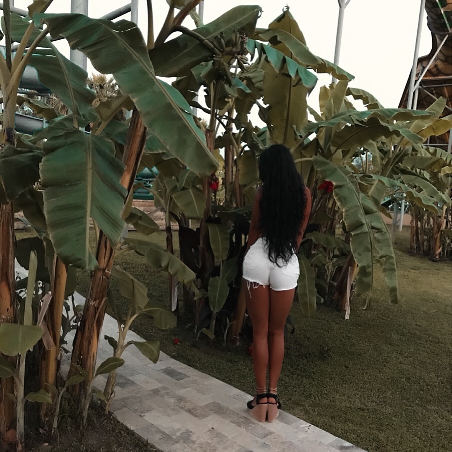 عکس خصوصی مینا نامداری (+18)
