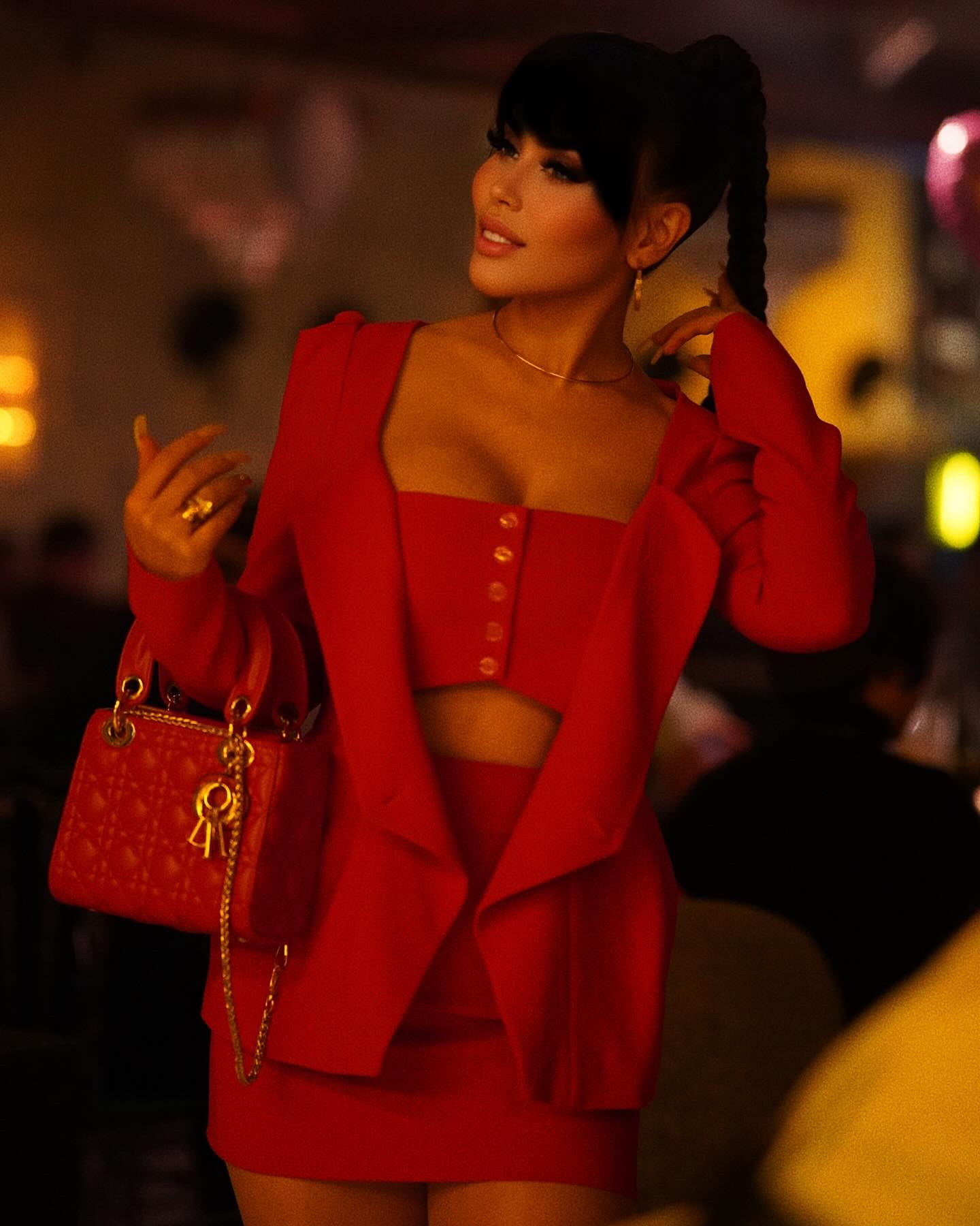 عکس مینا نامداری با لباس اسپرت
