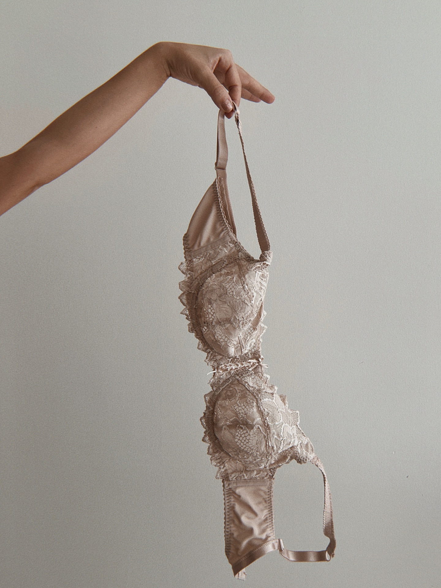 عکس مینا نامداری با لباس شنا
