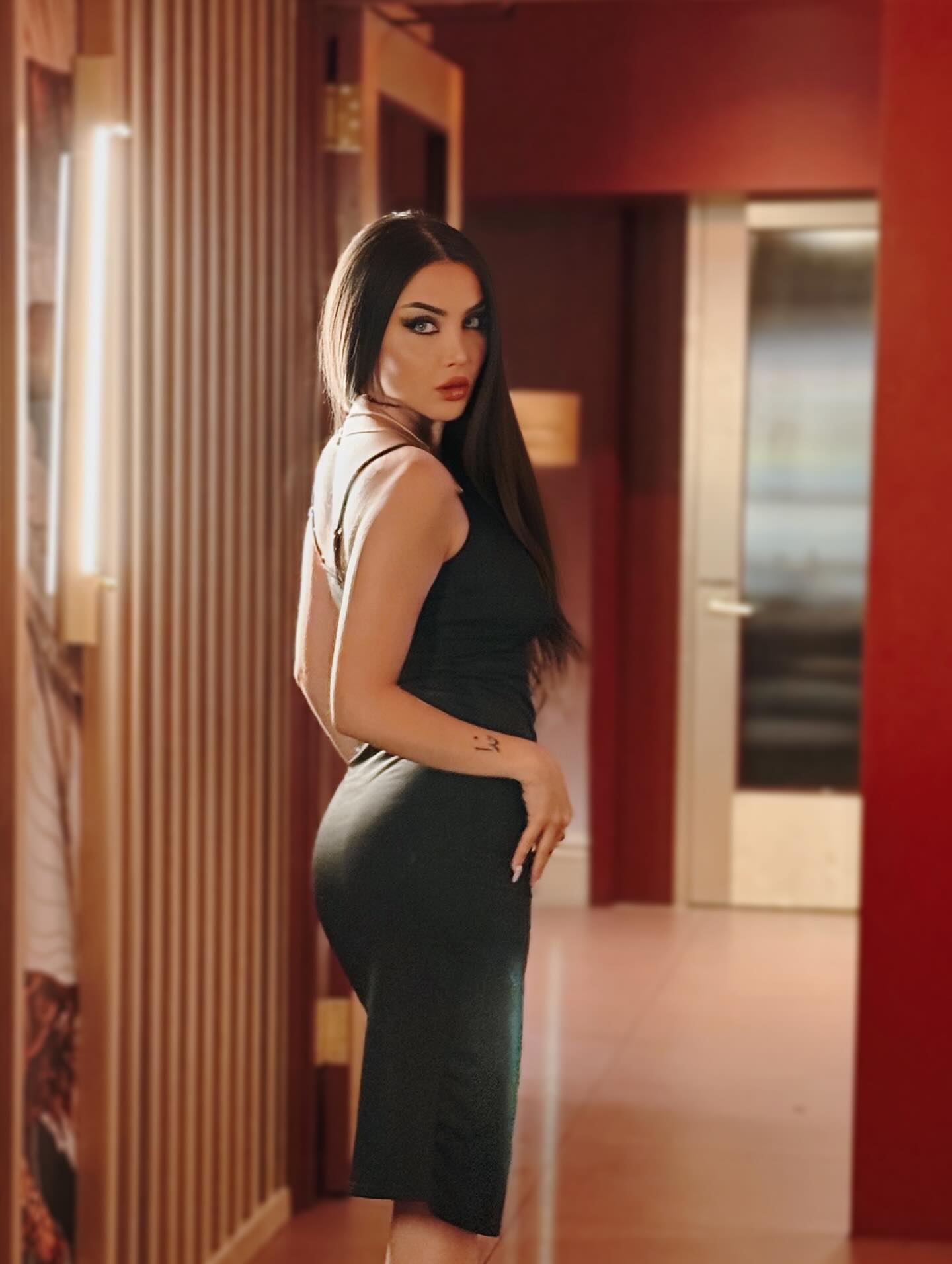 عکس نهال سلطانی برند