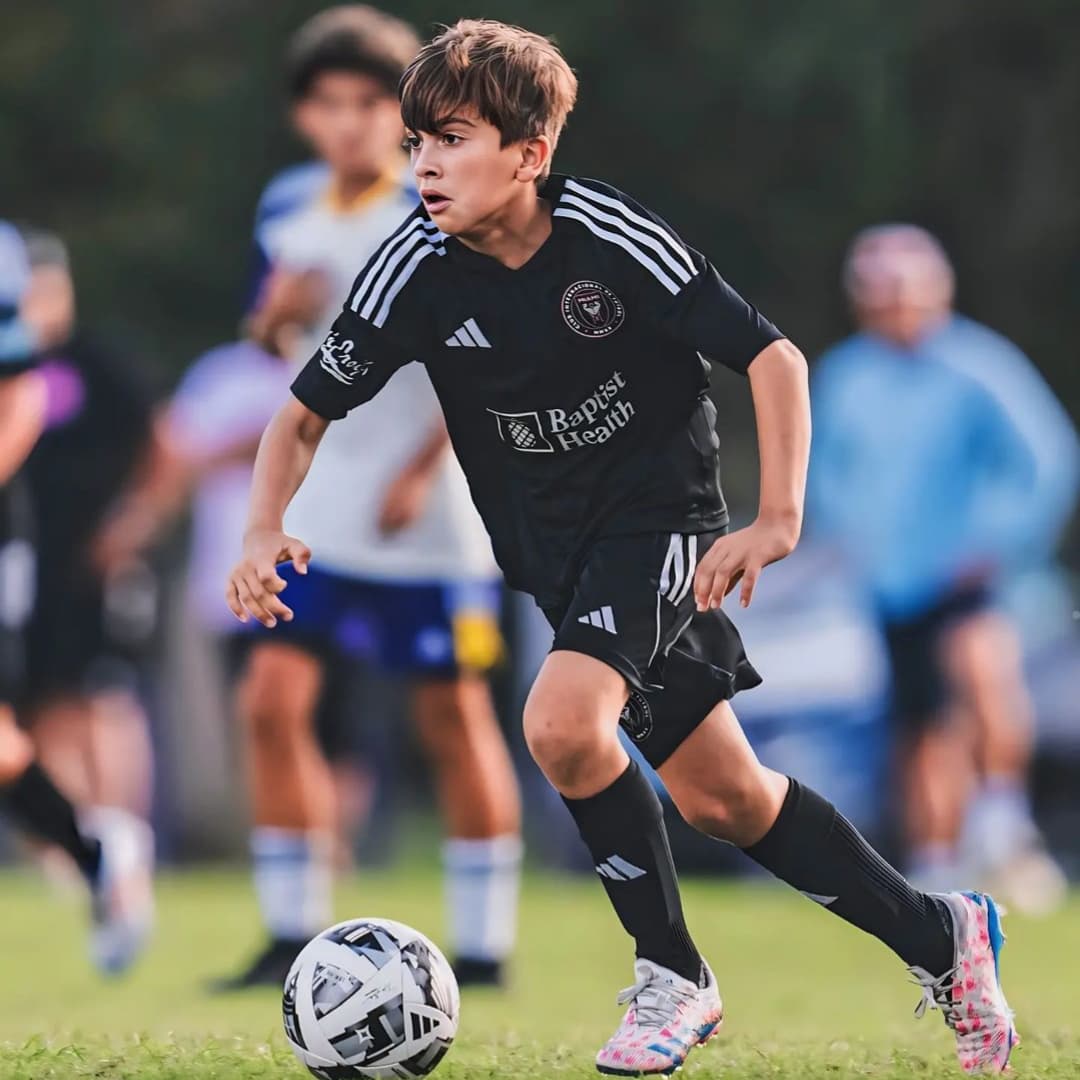 والپیپر تیاگو مسی: تصاویر رسمی و غیررسمی 