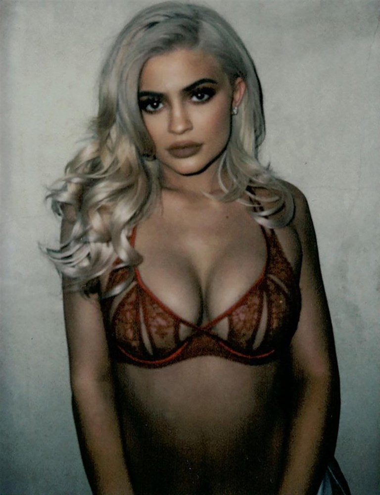 حواشی مربوط به انتشار تصاویر لخت کایلی جنر حواشی مربوط به انتشار تصاویر لخت کایلی جنر