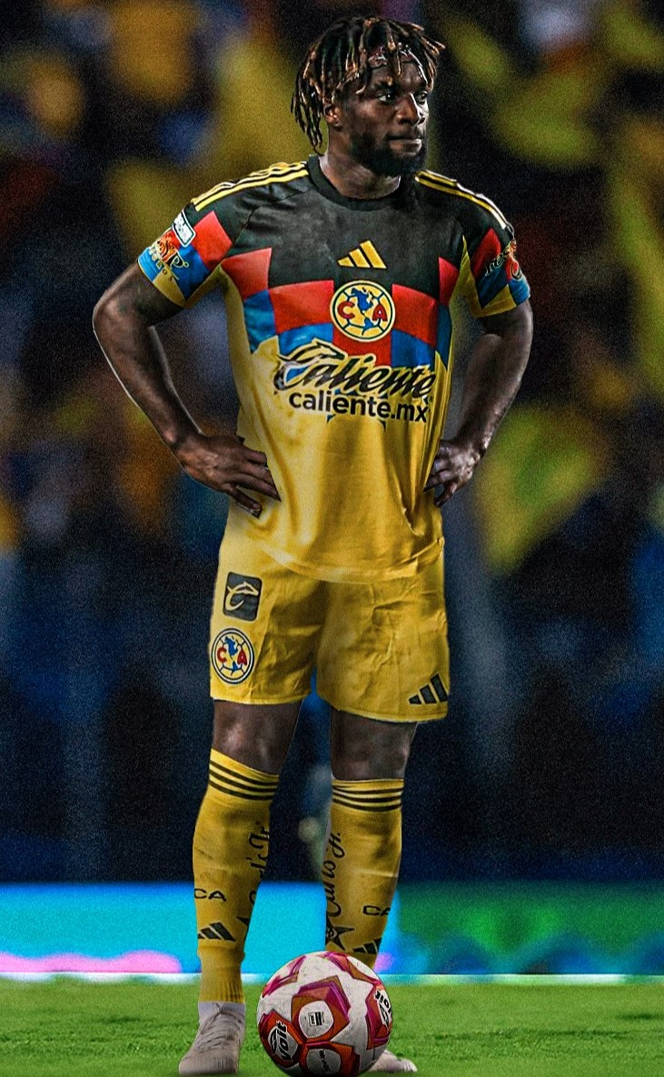 عکس آلن سن ماکسیمین در کلاب آمریکا