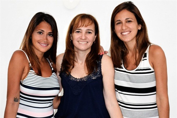 عکس آنتونلا روکوتزو و خواهرانش