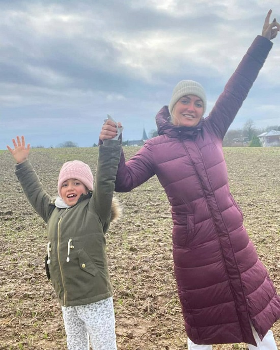 عکس مهناز افشار و لیانا (دخترش) عکس مهناز افشار و لیانا (دخترش)