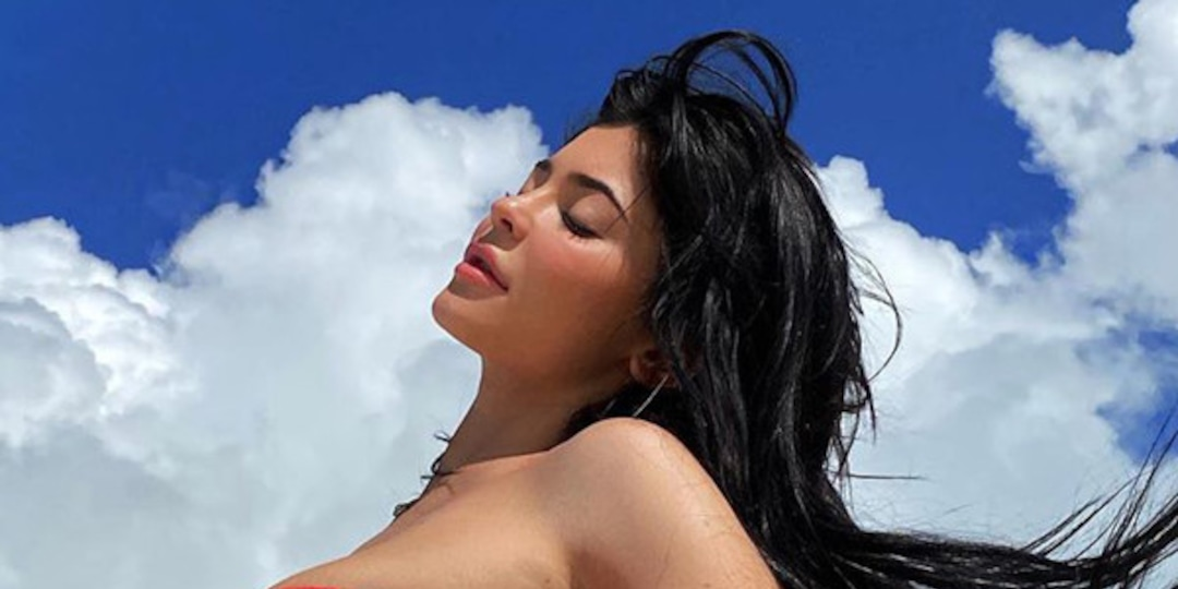 عکس‌های لخت (Nude) کایلی جنر