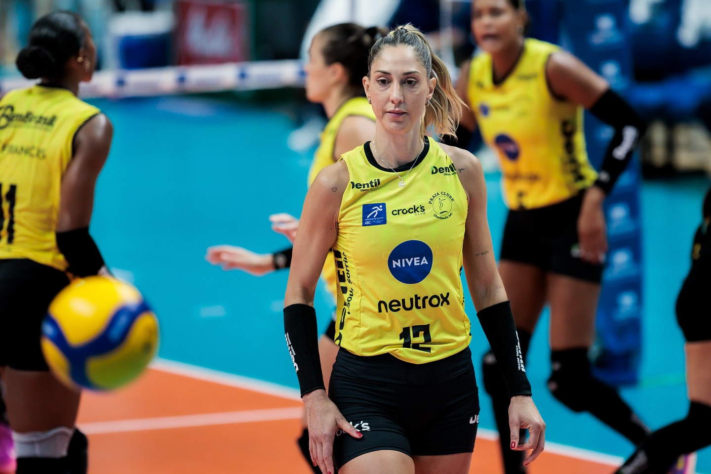 کارول گاتاز والیبالیست کارول گاتاز والیبالیست