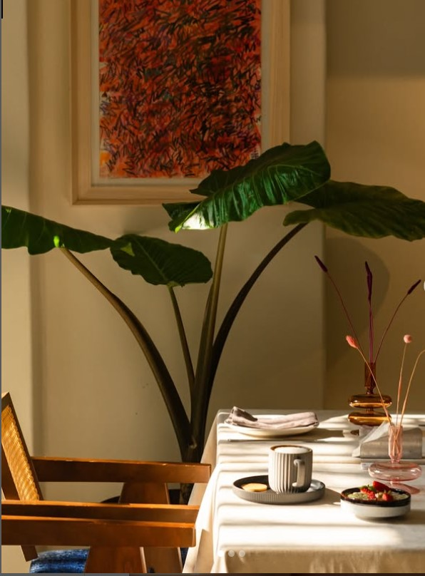 کافه حیات انقلاب کافه حیات انقلاب