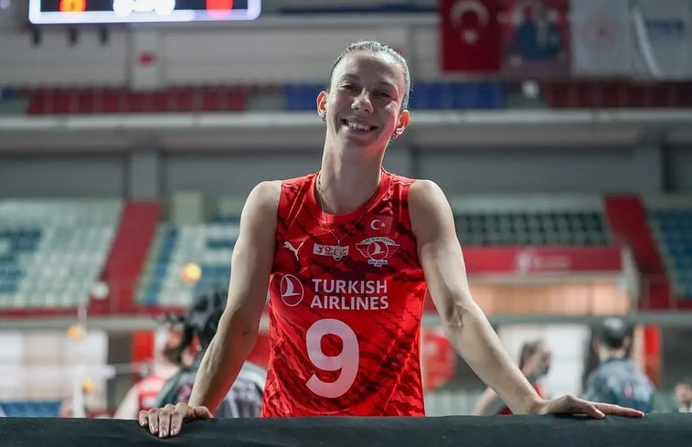 ماکریس کارنیرو بیوگرافی ماکریس کارنیرو بیوگرافی