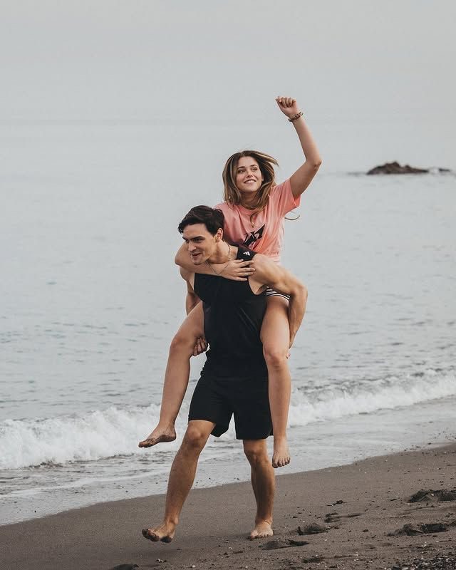 گابریل گوارا با دوست دخترش گابریل گوارا با دوست دخترش