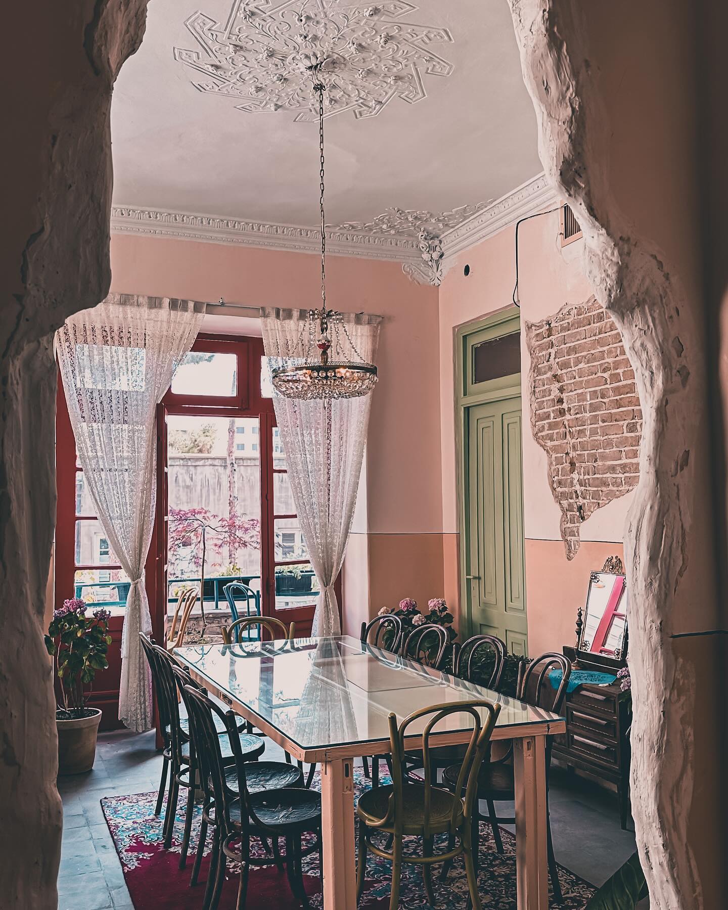 کافه گودو لولاگر کافه گودو لولاگر