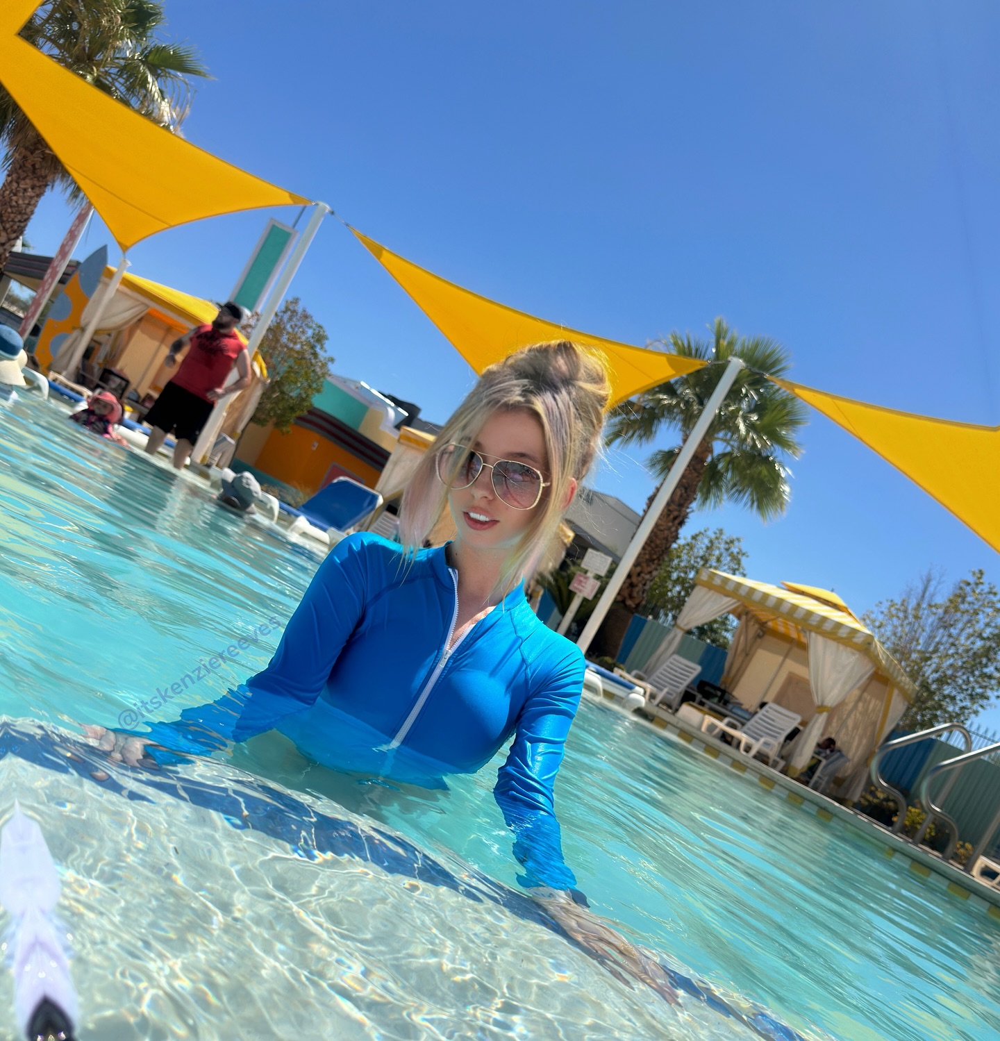 کنزی ریوز gangbang