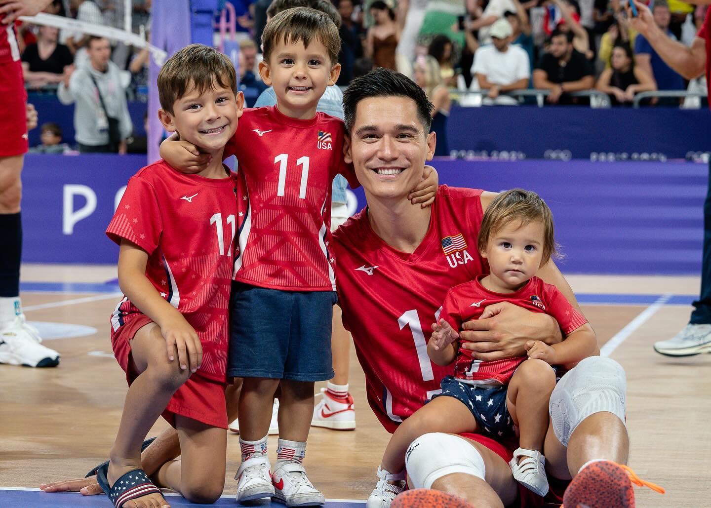 میکا کریستنسون والپیپر