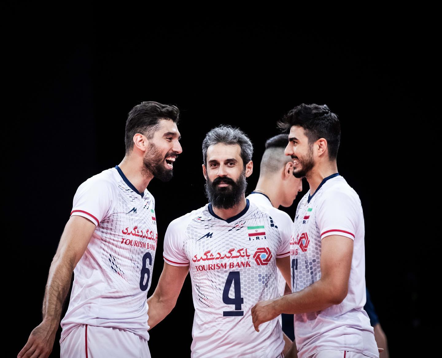 دوستان میثم صالحی