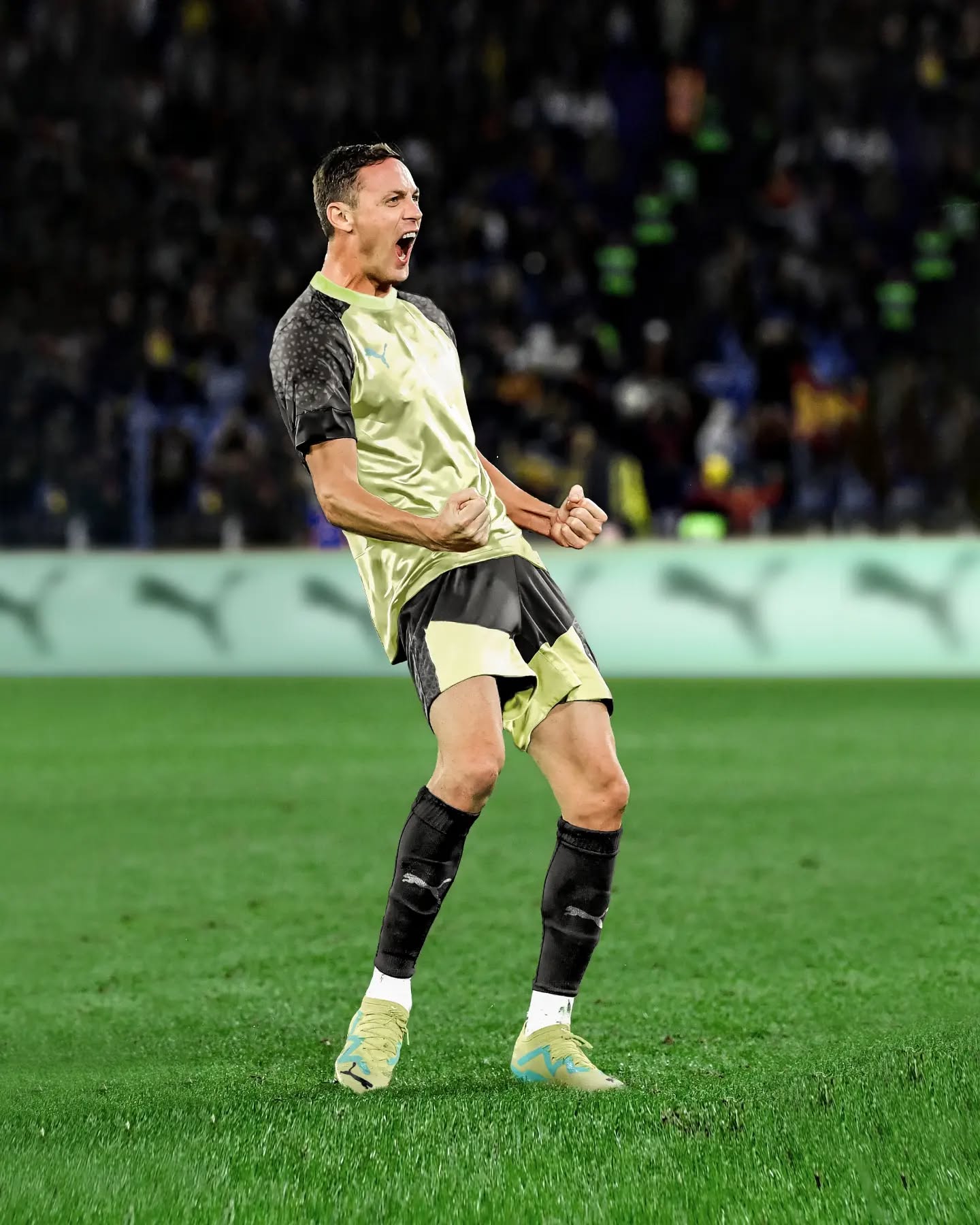 والپیپر نمانیا ماتیچ فوتبالی 2025