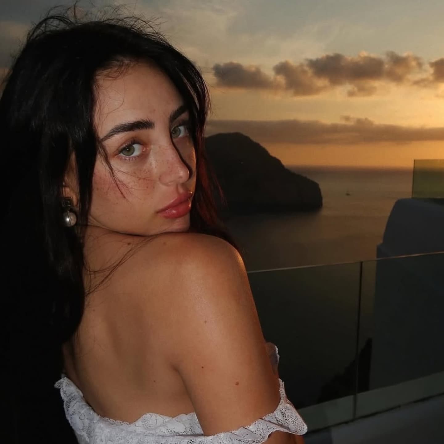 نیکی نیکول بدون آرایش نیکی نیکول بدون آرایش