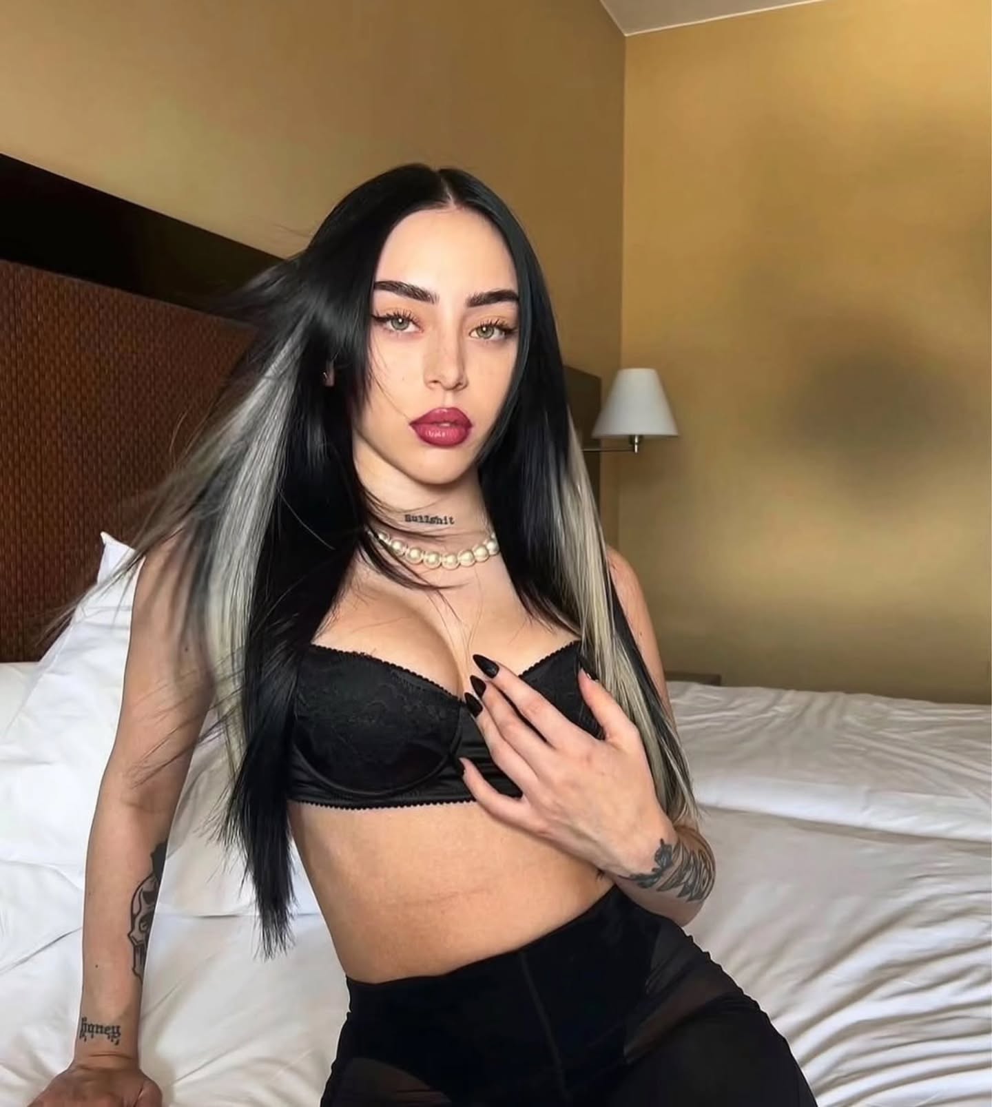 نیکی نیکول عکس قدی نیکی نیکول عکس قدی