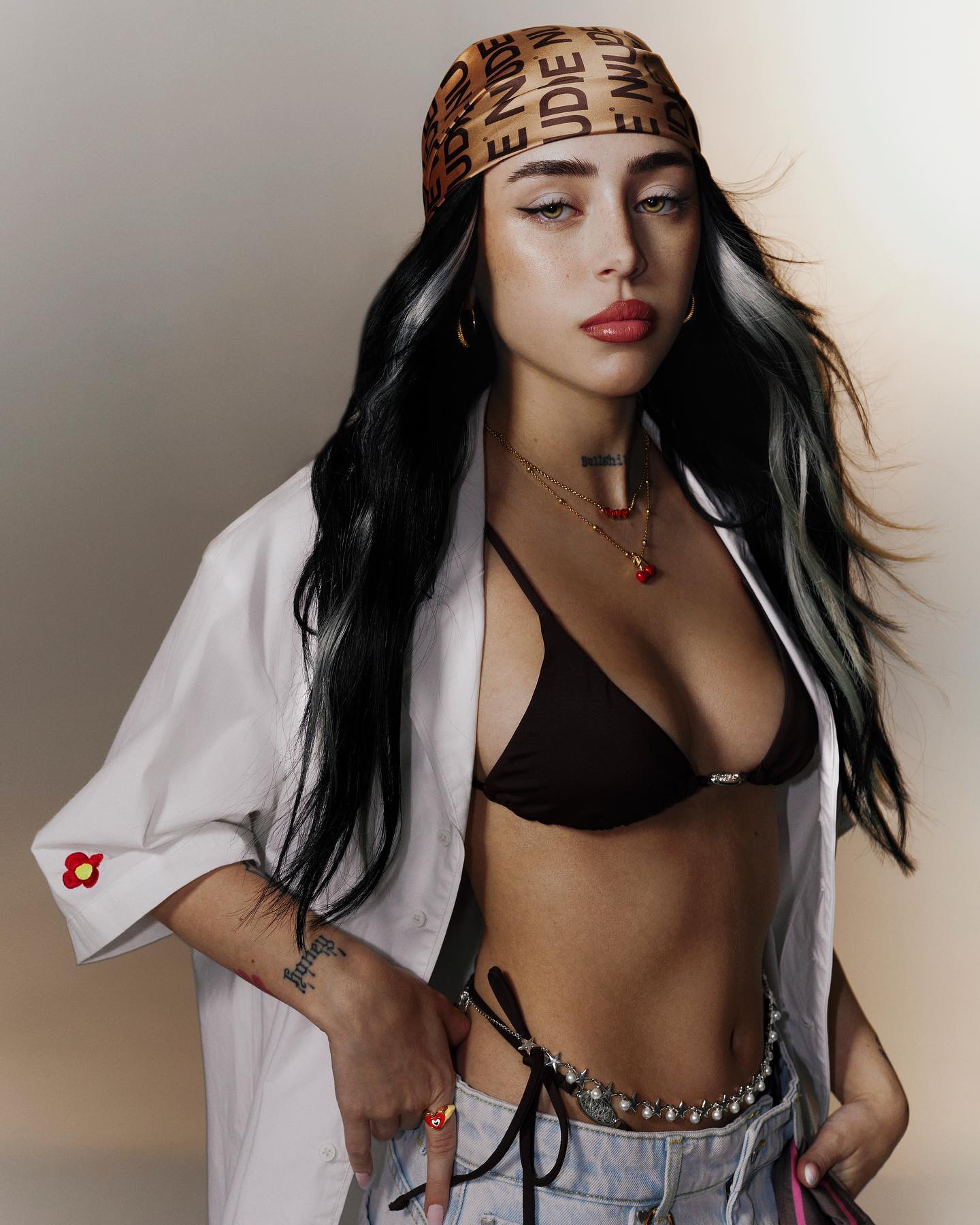 نیکی نیکول سکس نیکی نیکول سکس