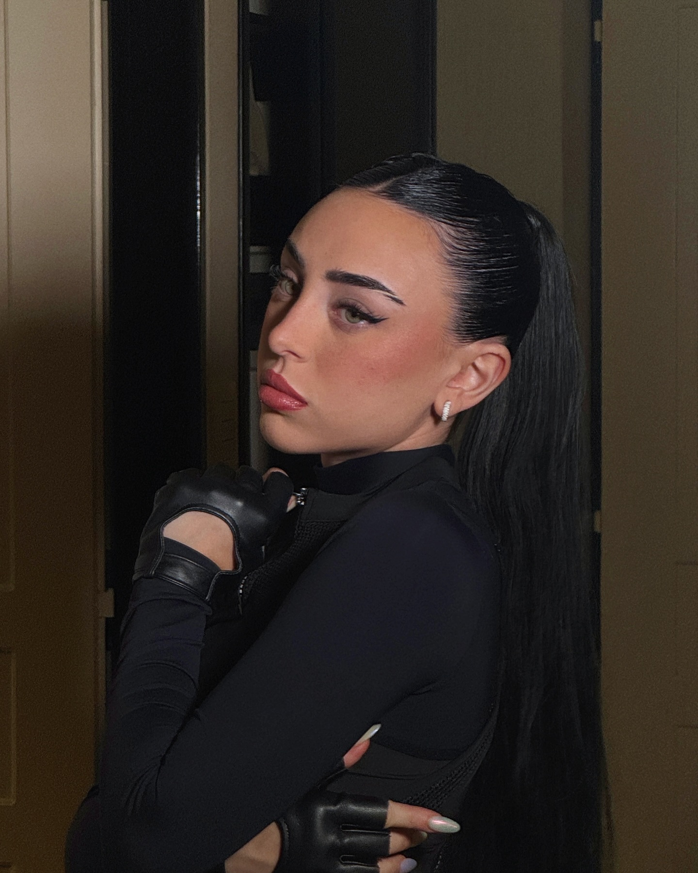 نیکی نیکول نیکی نیکول