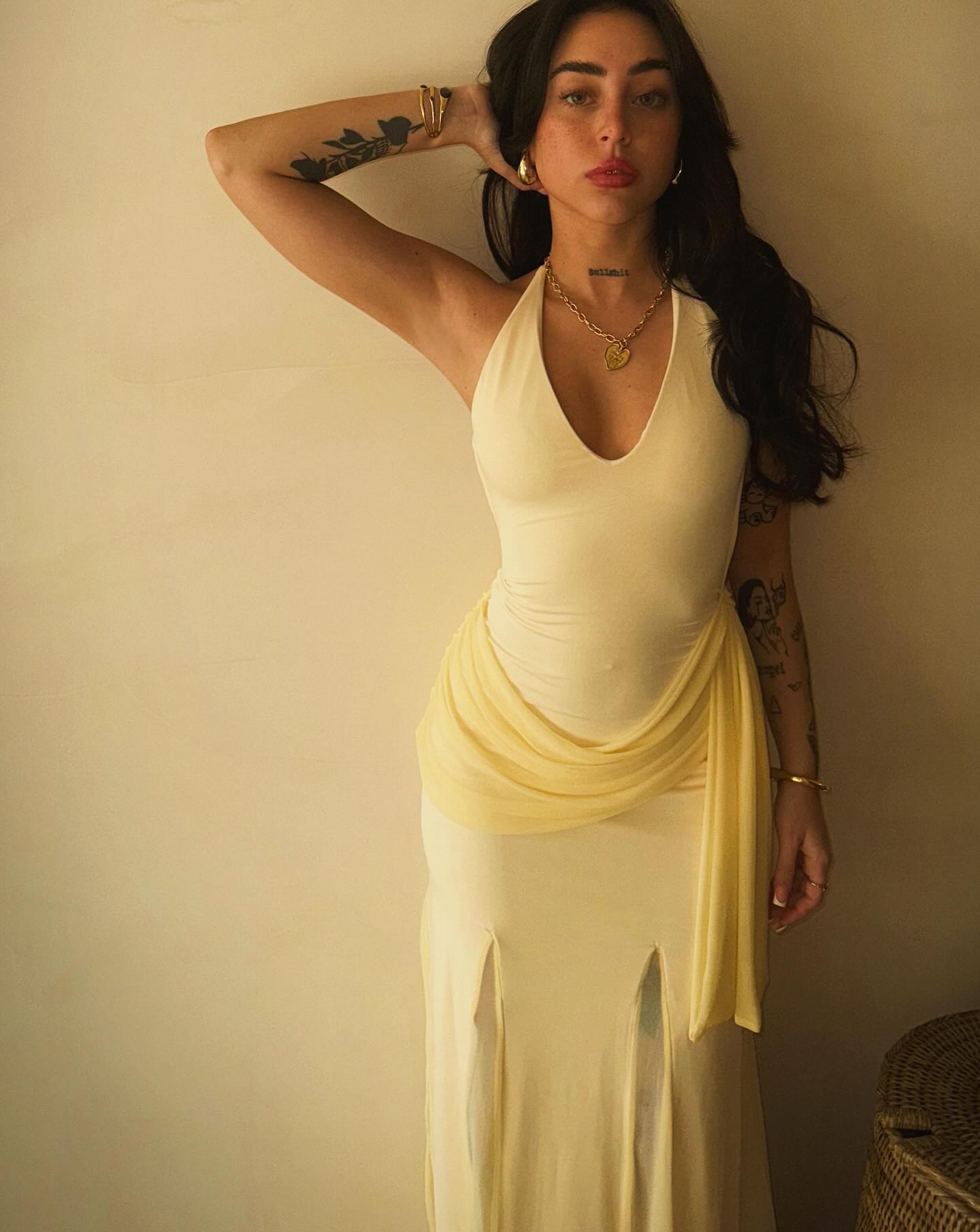 سینه نیکی نیکول سینه نیکی نیکول