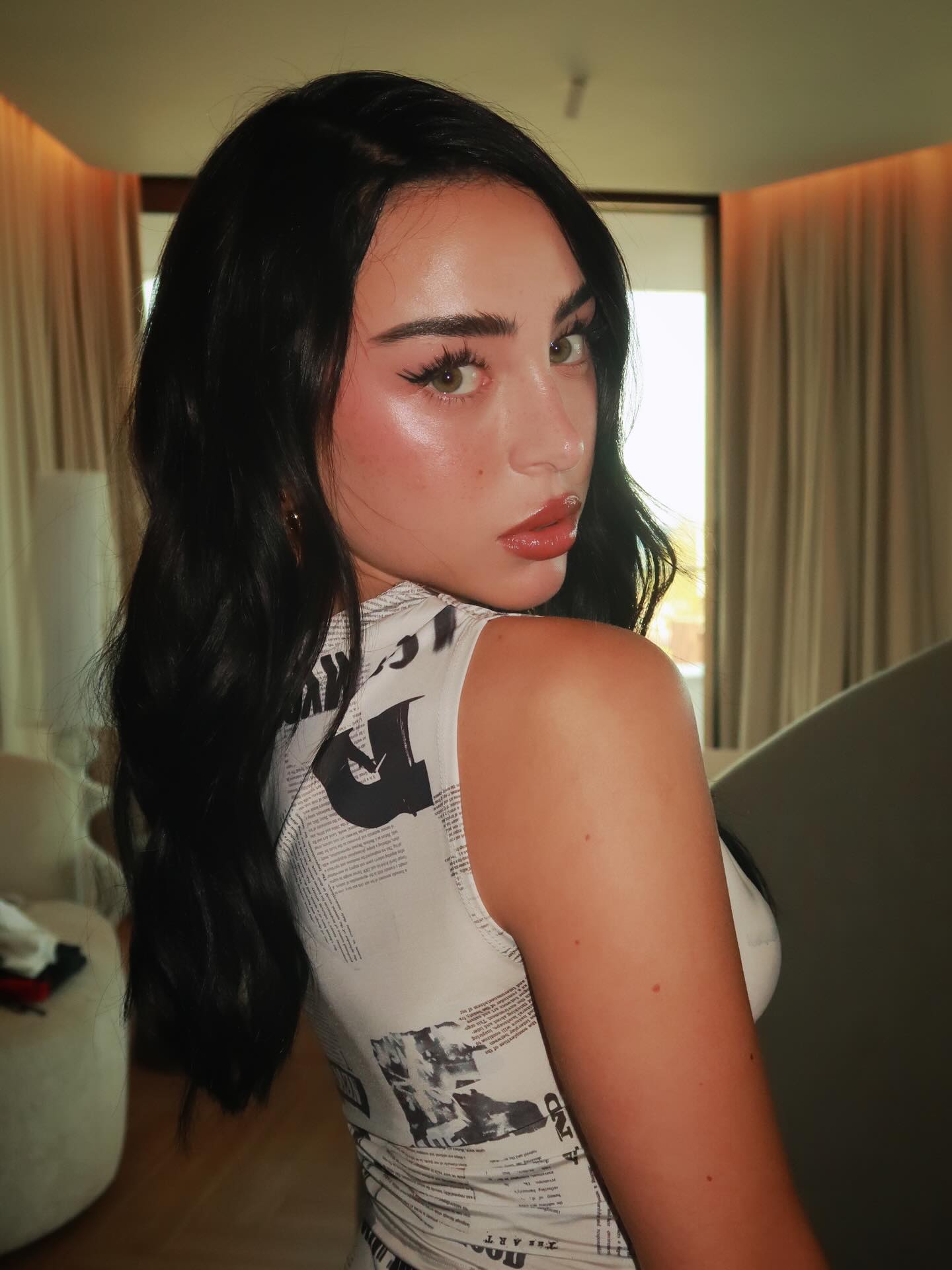 عکس پا نیکی نیکول عکس پا نیکی نیکول