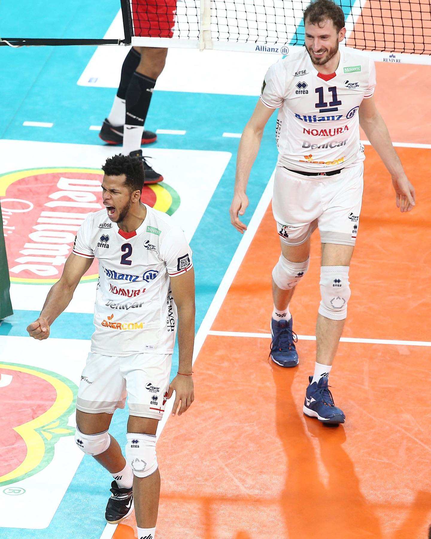 عکس های اوسنیل مرگارخو عکس های اوسنیل مرگارخو