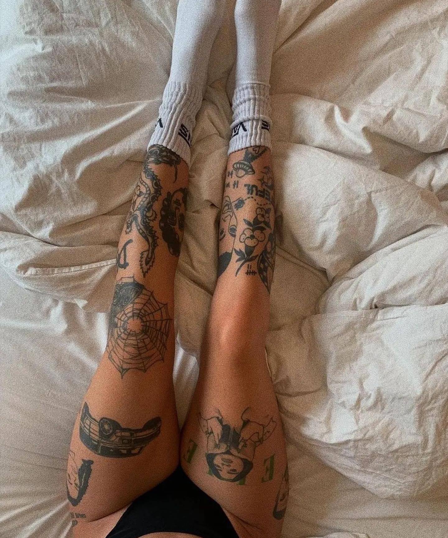 طرح تتو سکسی روی پا طرح تتو سکسی روی پا