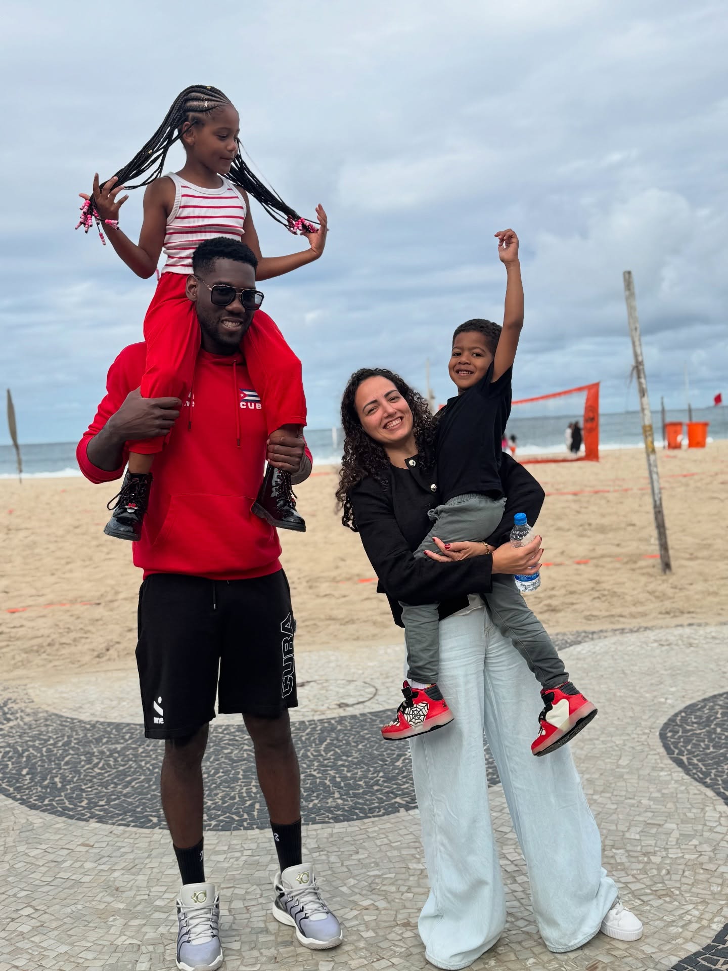 عکس خانوادگی یوردان بیست عکس خانوادگی یوردان بیست