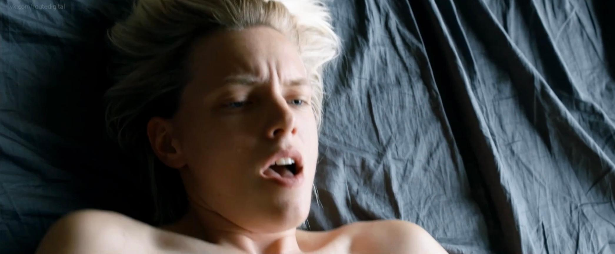 صحنه های عاشقانه فیلم زیر دهانش صحنه های عاشقانه فیلم زیر دهانش